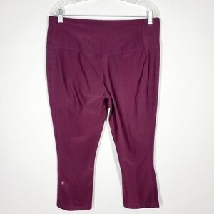 EDDIE BAUER HIGH RISE ATHLETIC CAPRI